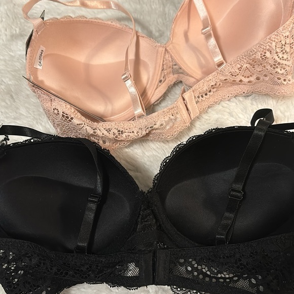 Pink and black Bras - Picture 3 of 4